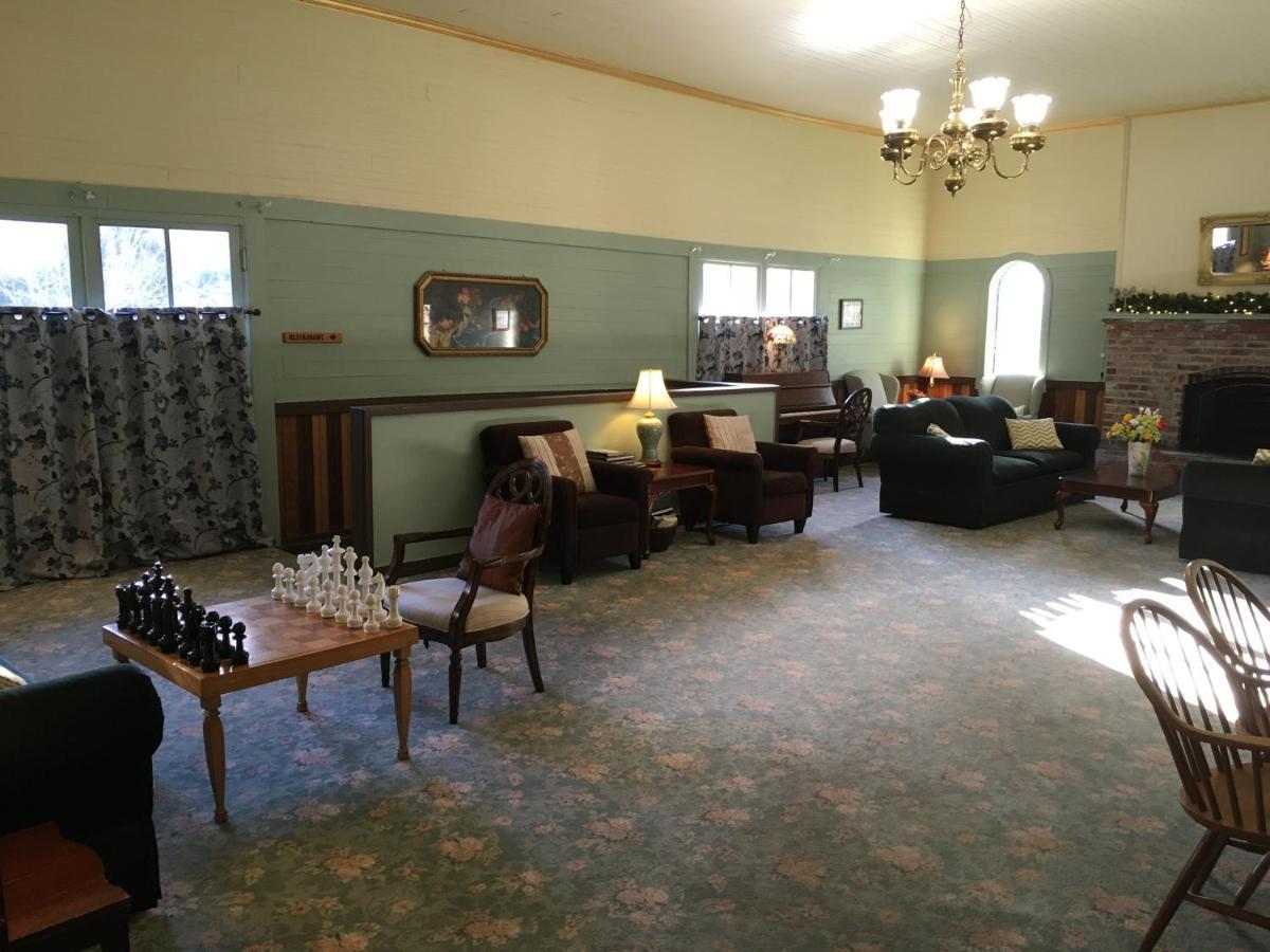 Alexander'S Lodge Ashford Bagian luar foto